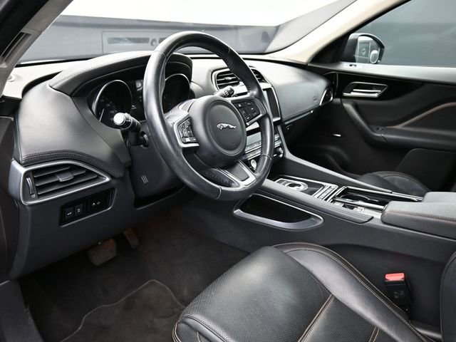 Used 2020 Jaguar F-PACE Prestige AWD/4WD image 11