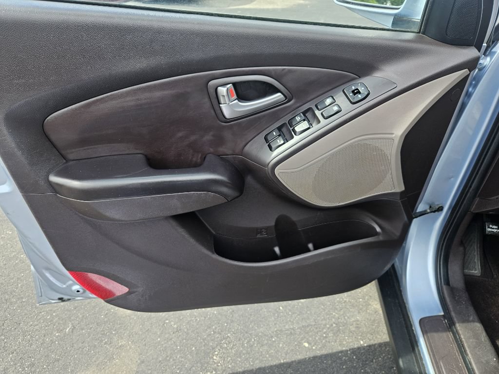 Used 2011 Hyundai Tucson GLS FWD image 12