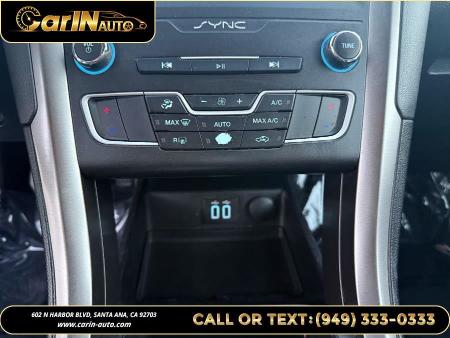 Used 2020 Ford Fusion SE image 26