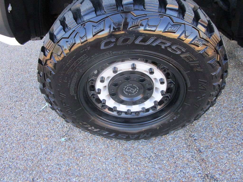 Used 2022 Toyota Tacoma TRD Off-Road image 9