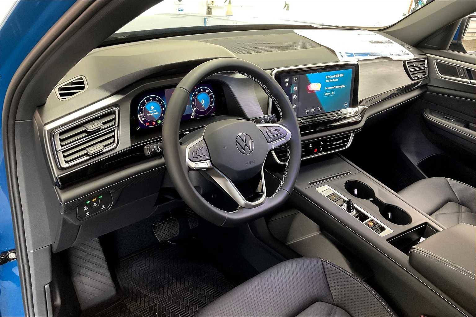 New 2025 Volkswagen Atlas Cross Sport SE image 8