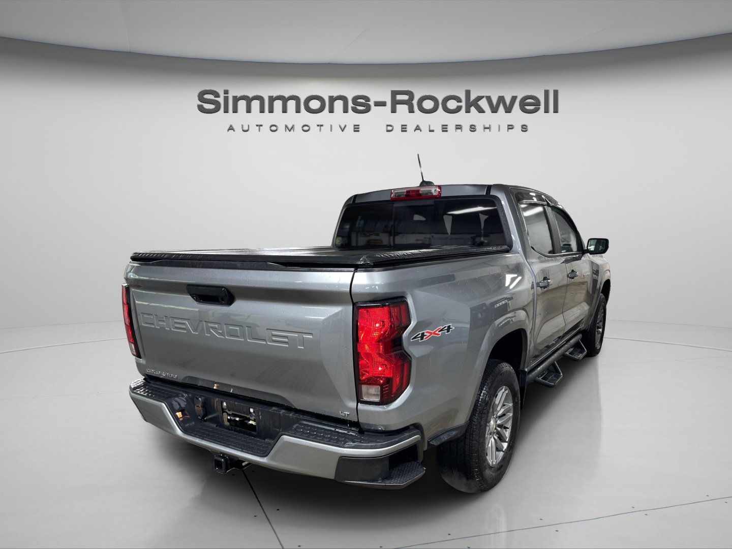 Used 2023 Chevrolet Colorado LT w/ LT Convenience Package II AWD/4WD image 5