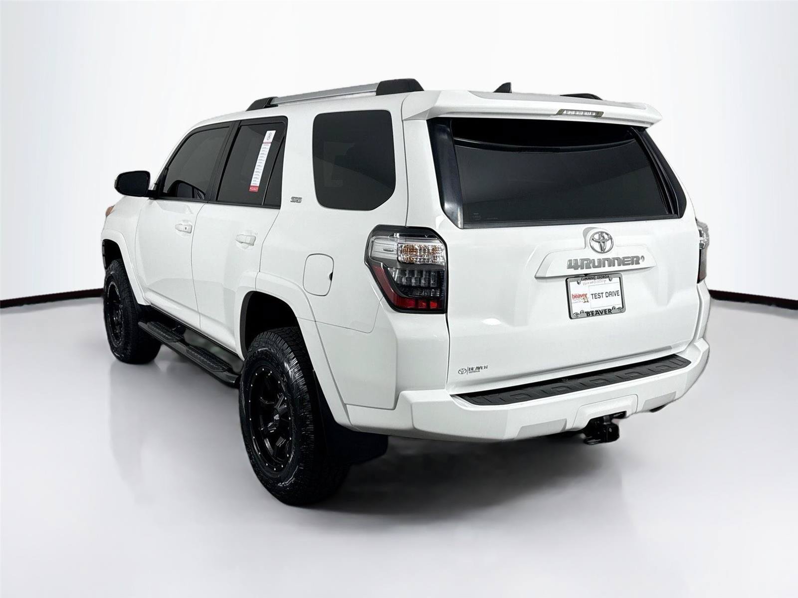 Used 2019 Toyota 4Runner SR5 AWD/4WD image 10