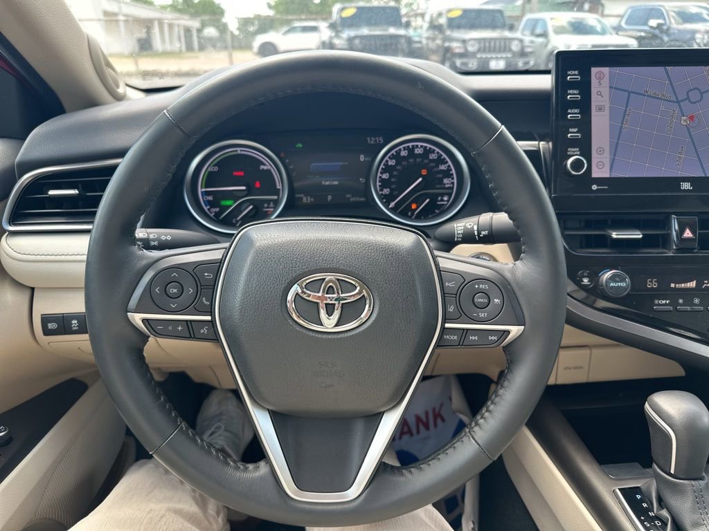 Used 2023 Toyota Camry XLE image 21