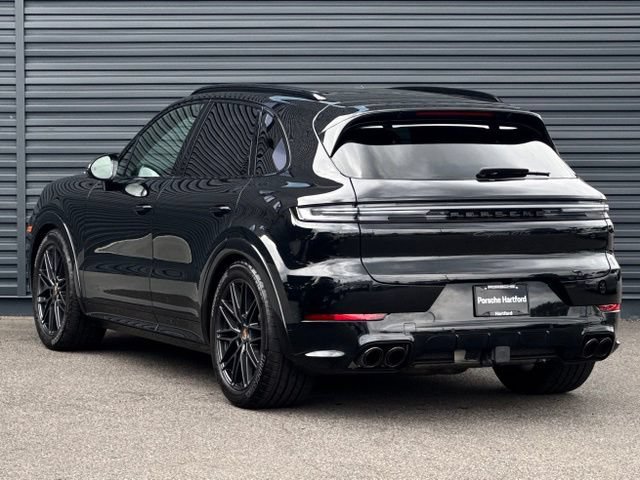 Used 2026 Porsche Cayenne GTS AWD/4WD image 3