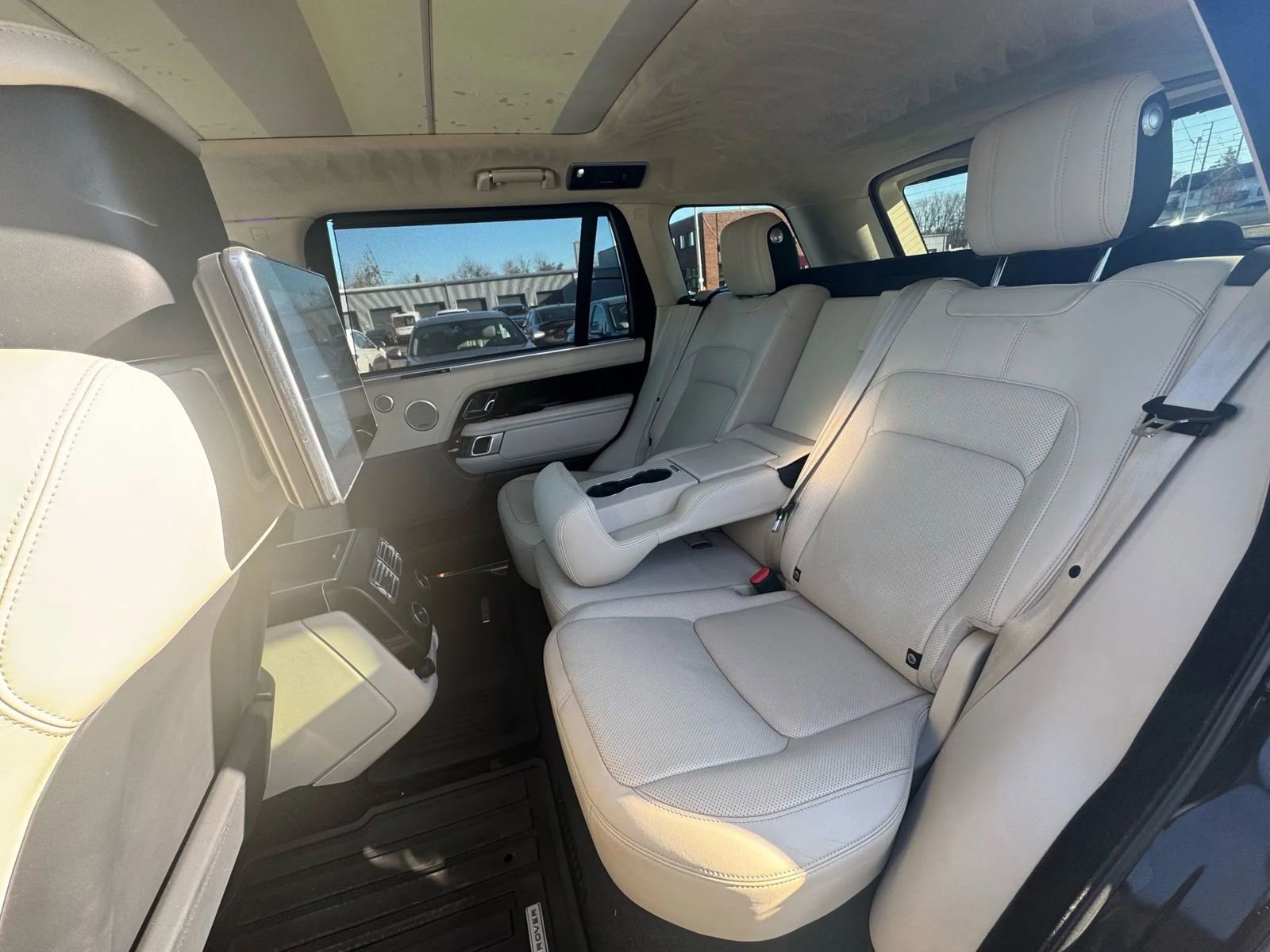 Used 2021 Land Rover Range Rover P525 Westminster Edition LWB image 14