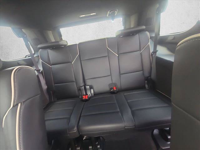 Used 2024 Cadillac Escalade Premium Luxury w/ Performance Package AWD/4WD image 19