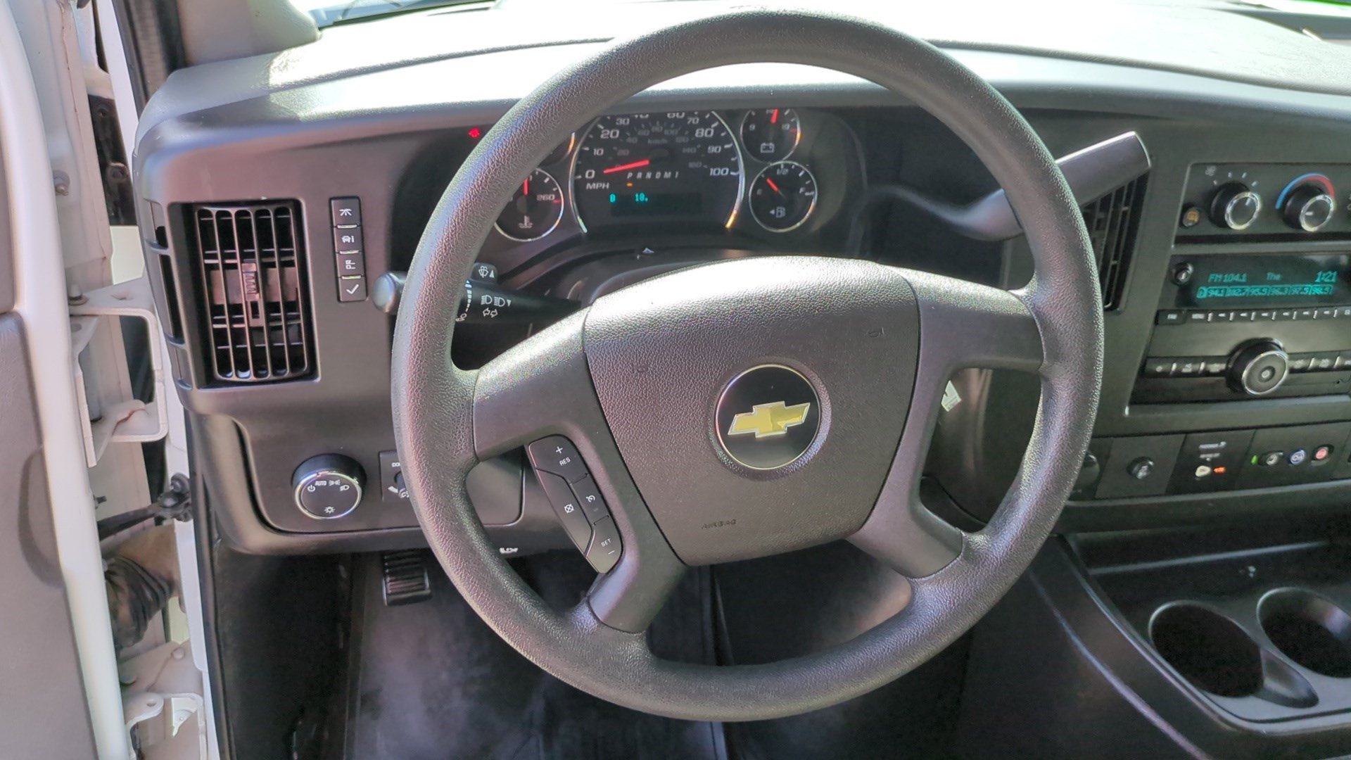 Used 2019 Chevrolet Express 2500 LT w/ LT Preferred Equipment Group RWD image 15