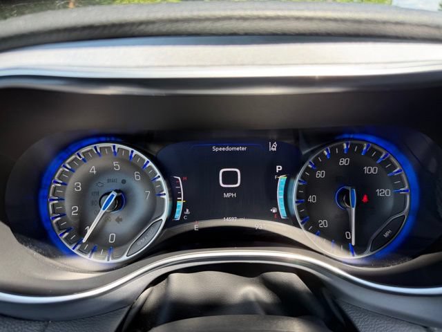 Used 2025 Chrysler Pacifica Limited w/ Uconnect Theater Family Group AWD/4WD image 27