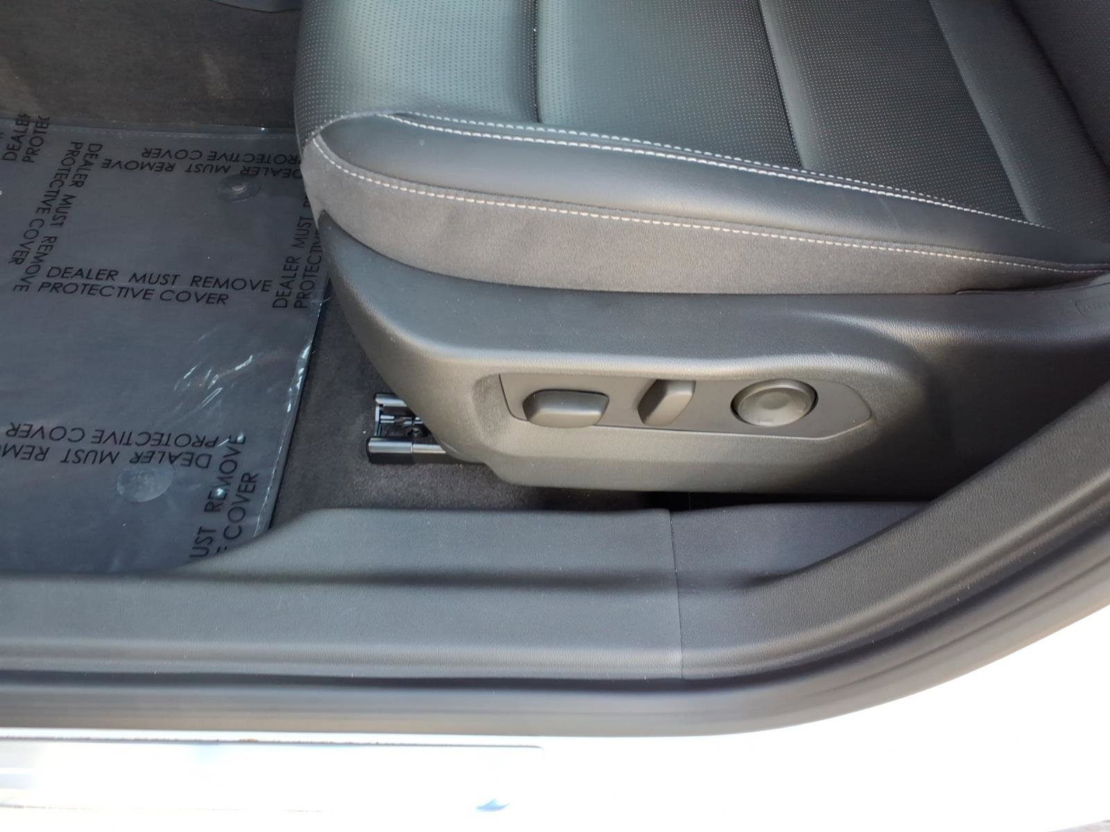 Used 2025 Buick Envision Preferred image 12