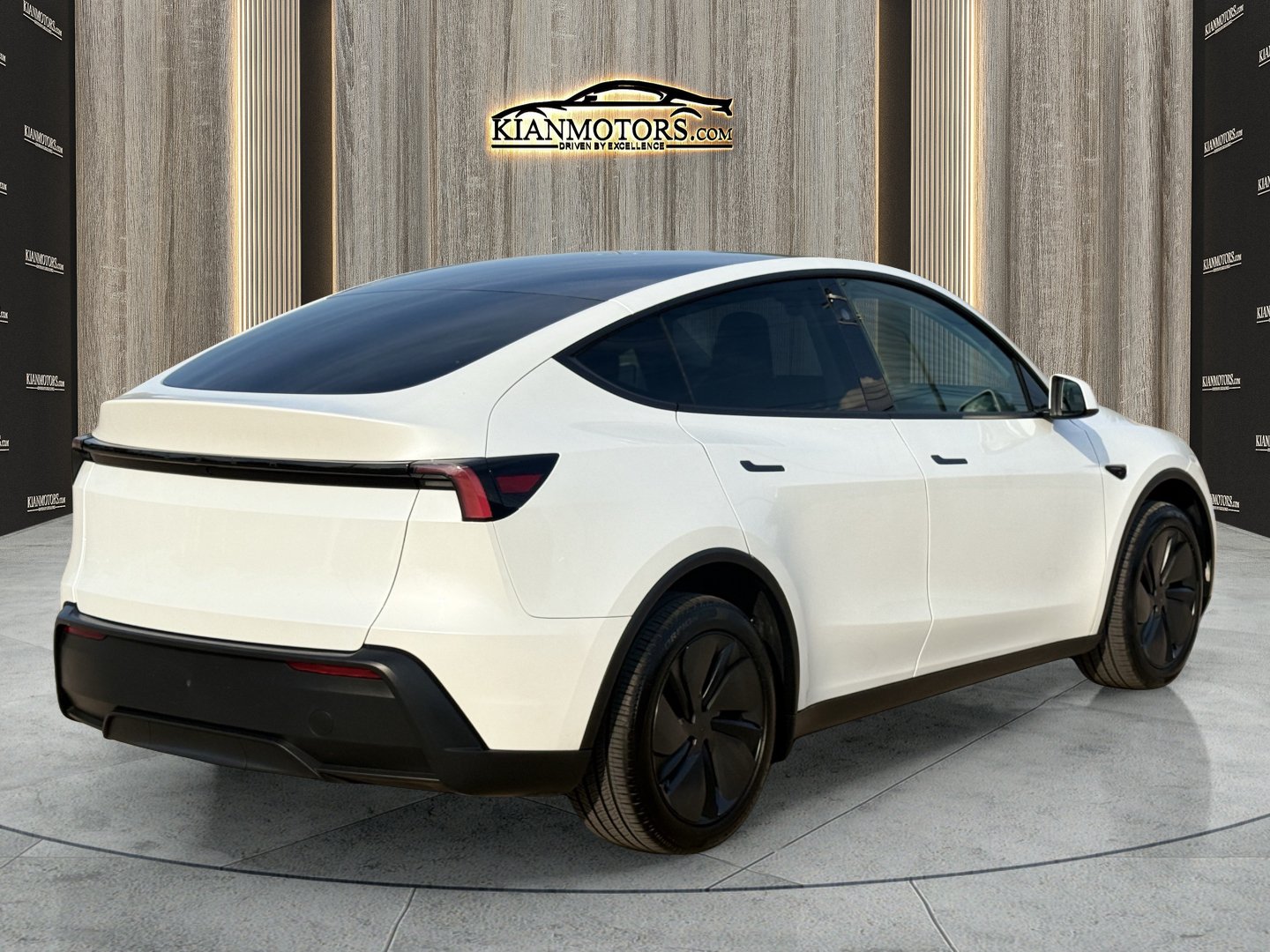 Used 2026 Tesla Model Y 2WD image 7