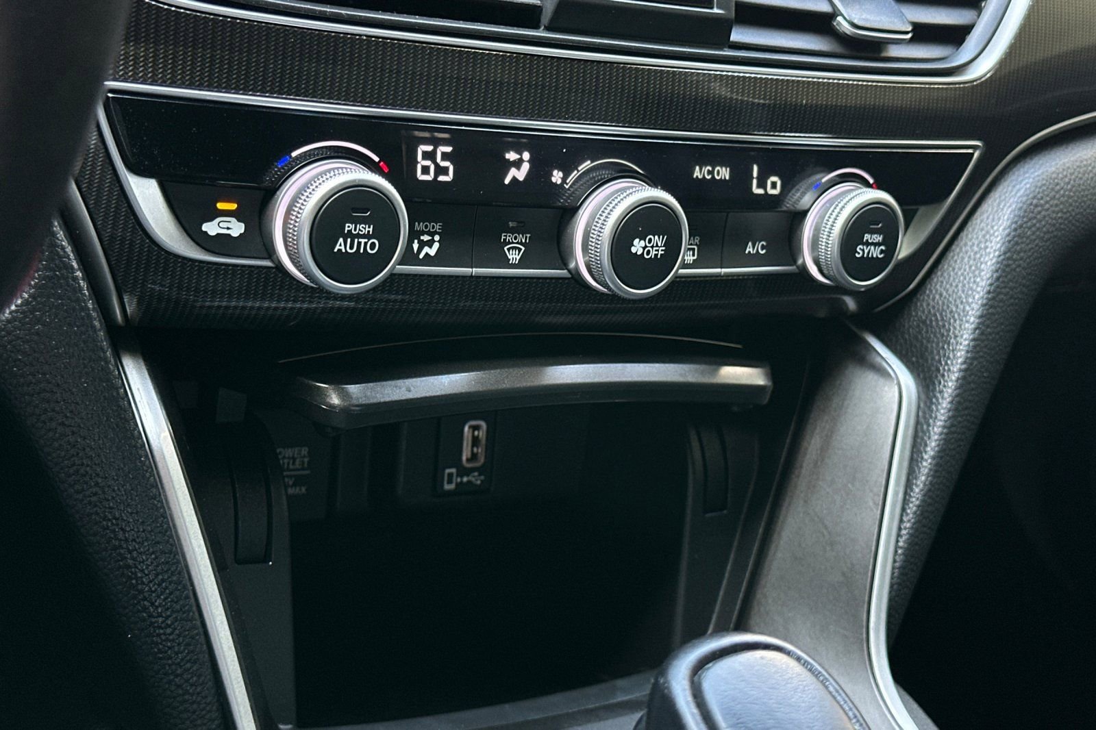 Used 2018 Honda Accord Sport image 19