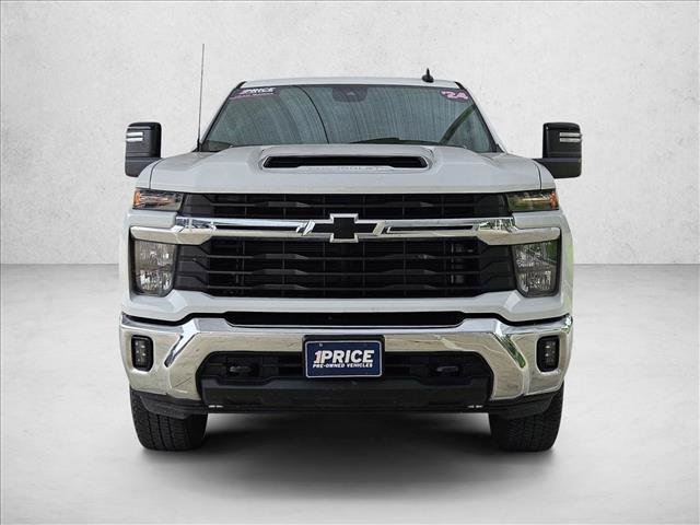 Used 2024 Chevrolet Silverado 3500 LT w/ Convenience Package AWD/4WD image 2