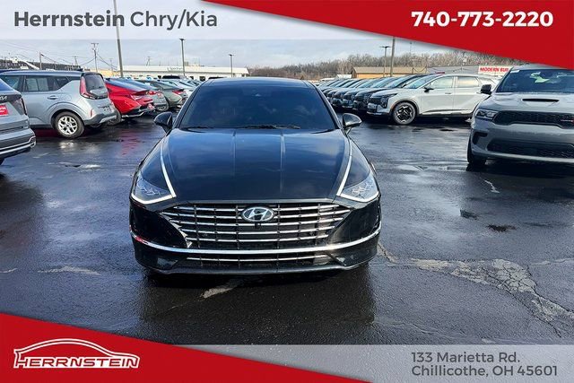 Used 2023 Hyundai Sonata Limited w/ Cargo Package image 2