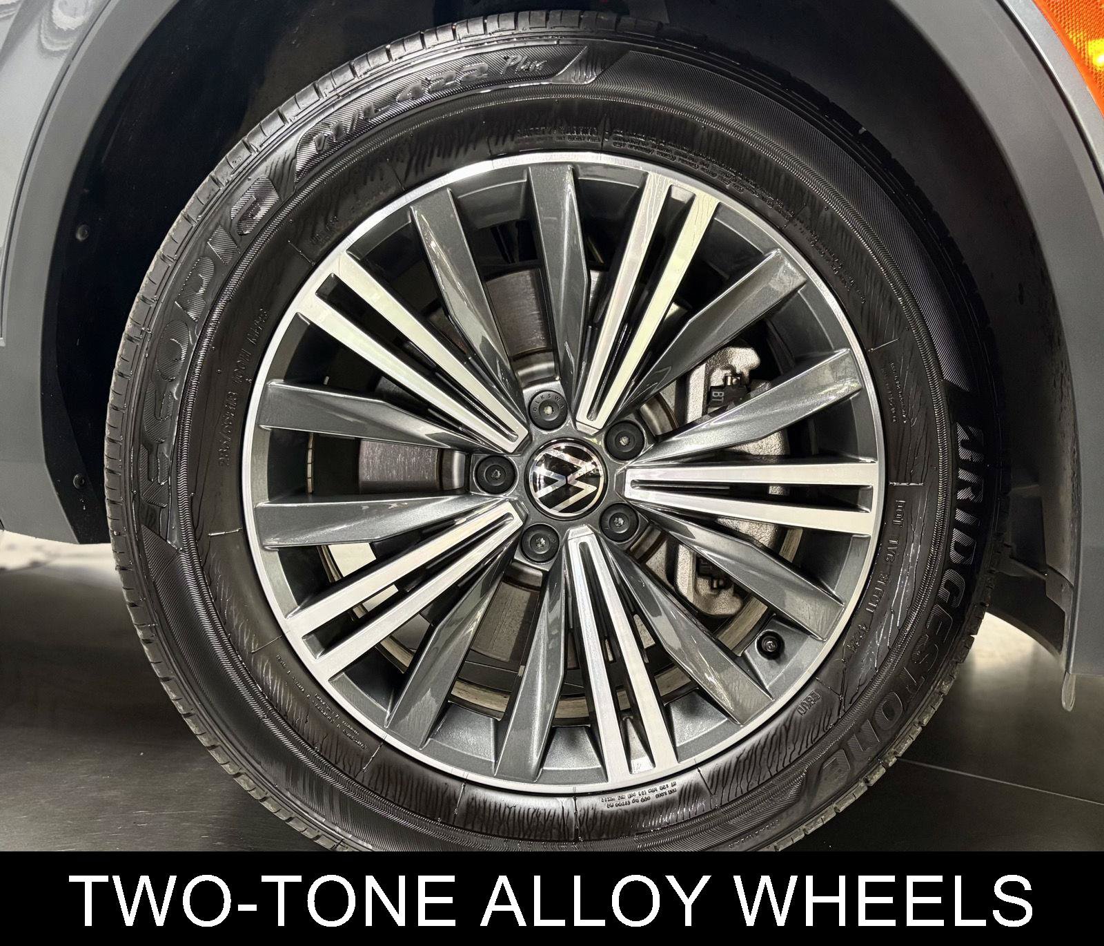 Used 2024 Volkswagen Tiguan Wolfsburg Edition AWD/4WD image 9