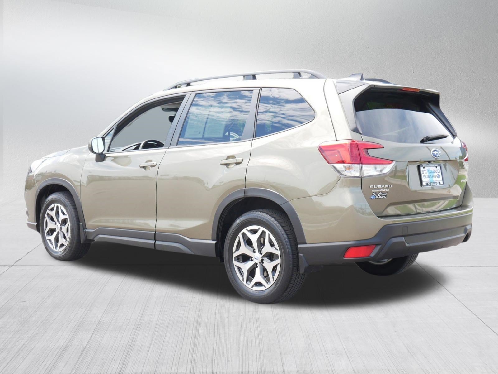 Certified 2024 Subaru Forester Premium AWD/4WD image 5
