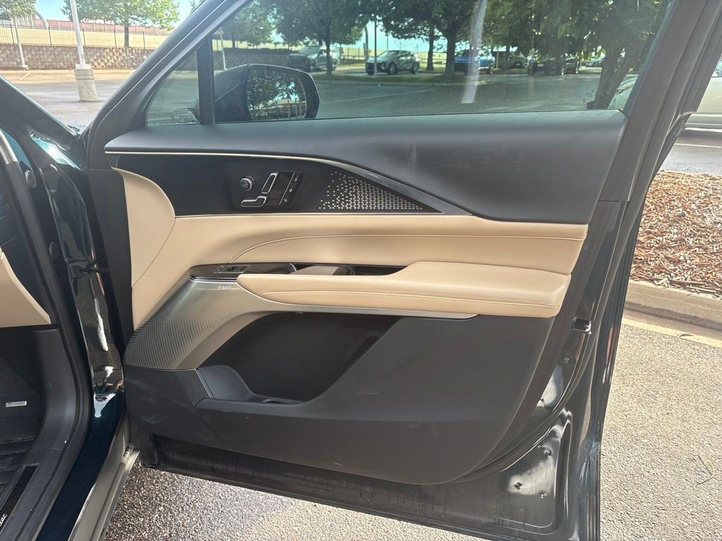 Certified 2024 Cadillac Lyriq Luxury w/ Nappa Leather Package AWD/4WD image 24