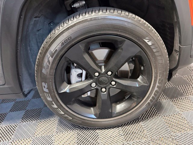 Used 2023 Jeep Grand Cherokee L Laredo AWD/4WD image 45