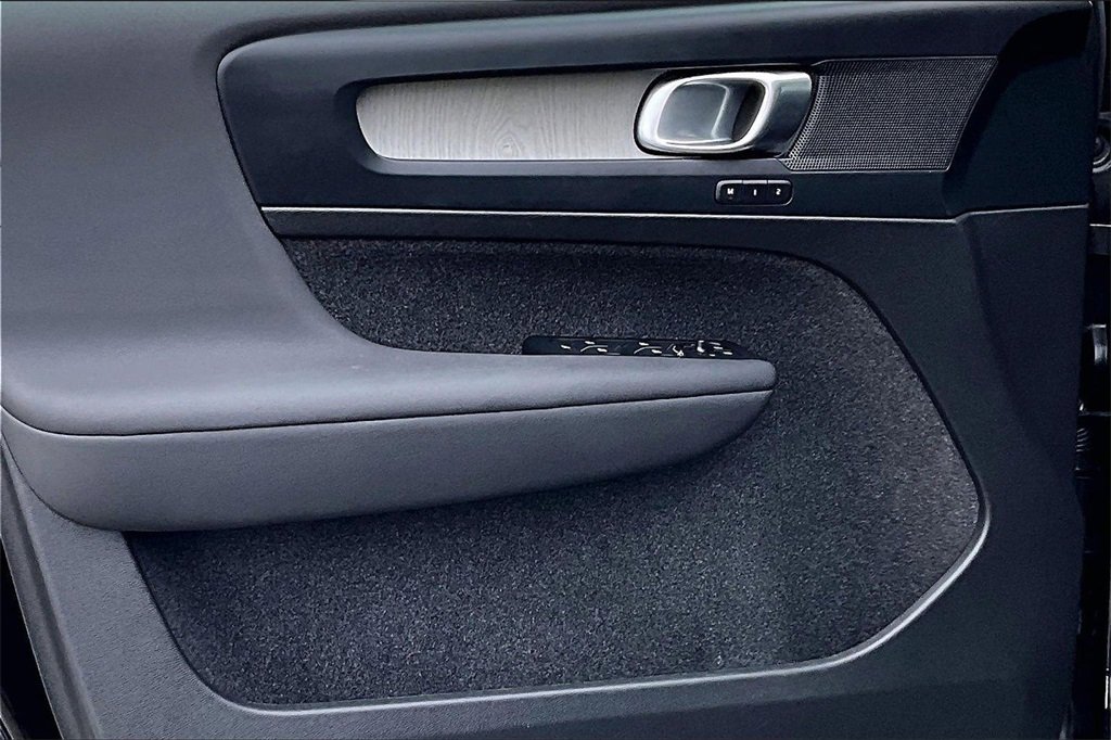 Certified 2026 Volvo XC40 B5 Core w/ Climate Package image 20