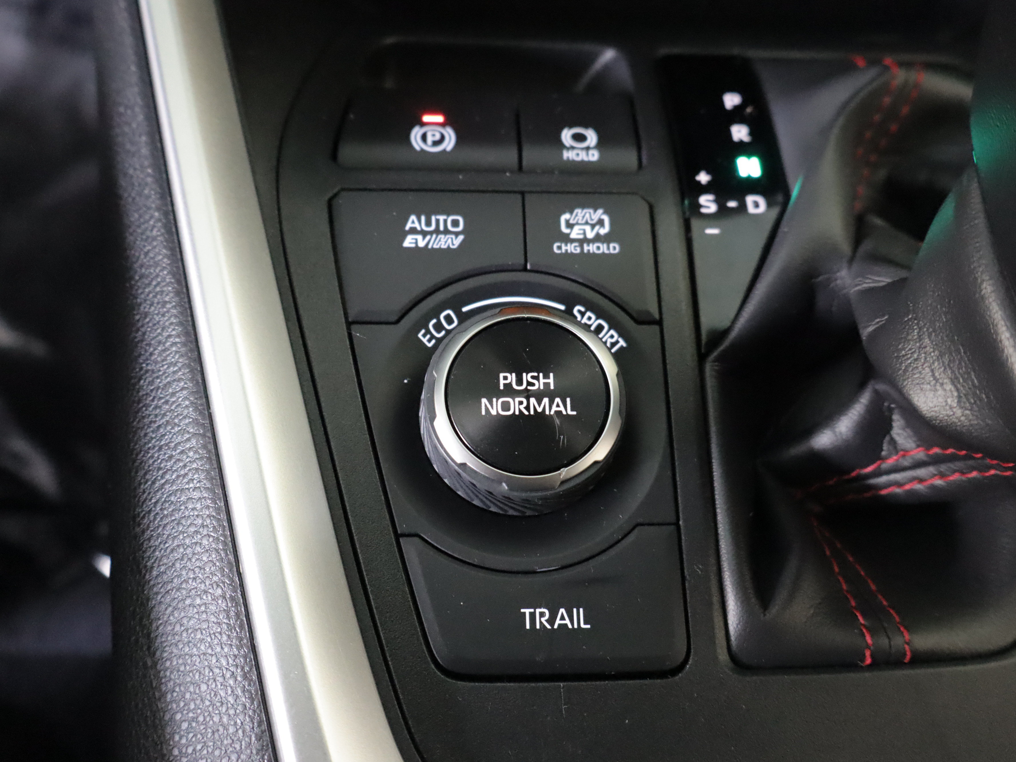 Used 2023 Toyota RAV4 SE w/ Weather & Moonroof Package AWD/4WD image 18