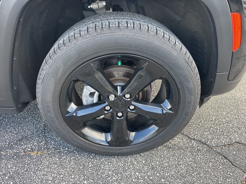 Used 2022 Jeep Grand Cherokee Altitude image 10