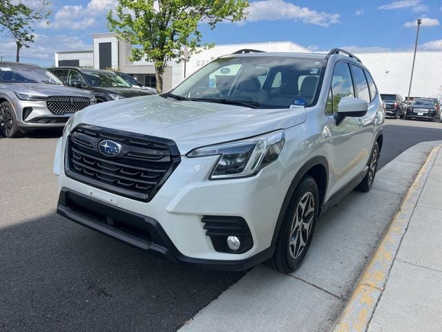 Used 2022 Subaru Forester Premium AWD/4WD image 3