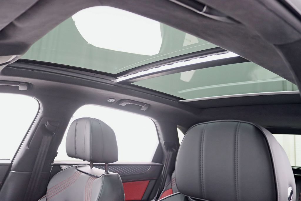 Used 2023 Bentley Bentayga AWD/4WD image 31