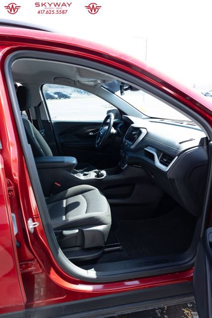 Used 2023 GMC Terrain SLE w/ Driver Convenience Package image 19