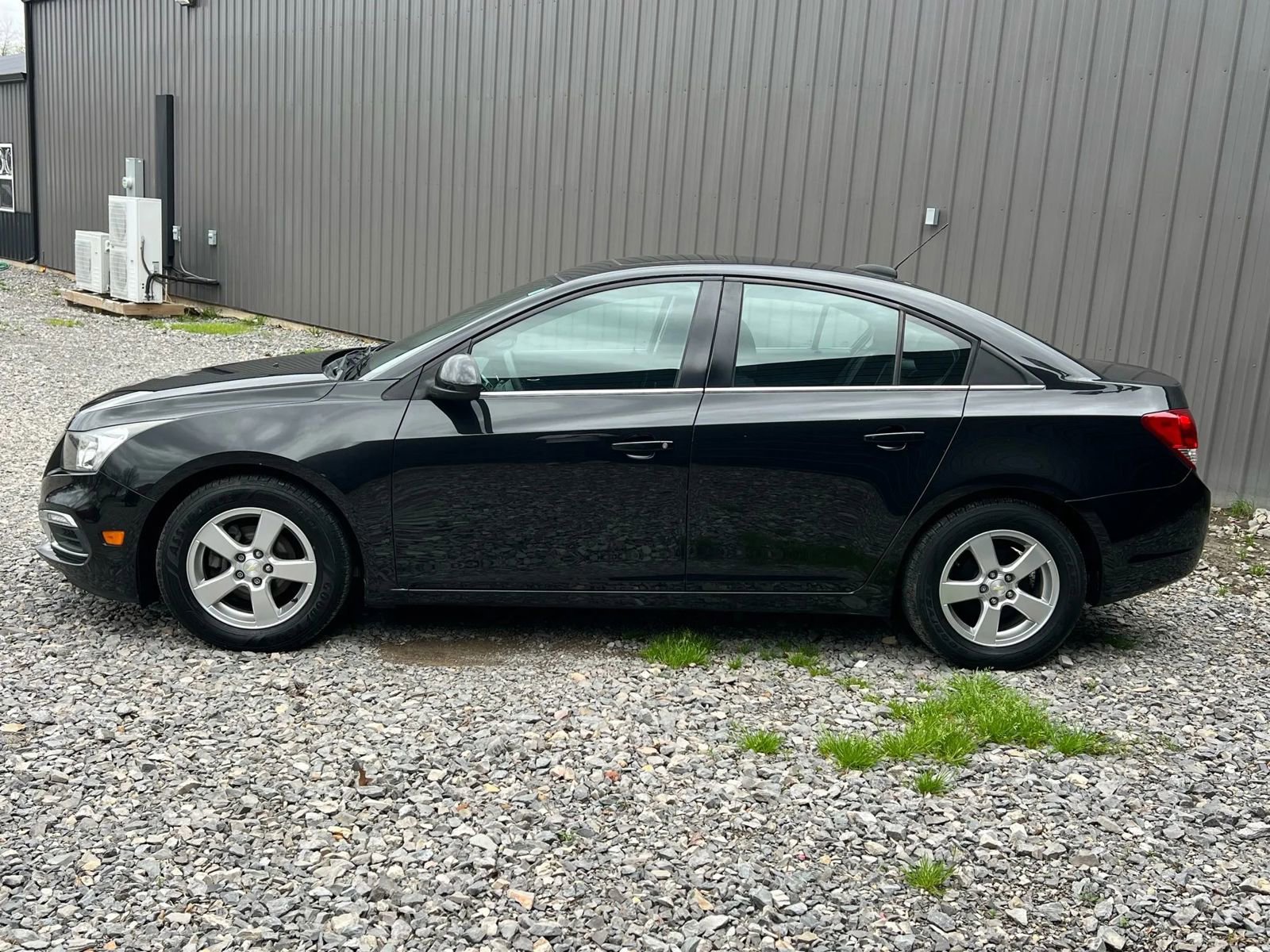Used 2016 Chevrolet Cruze LT w/ Sun And Sound Package image 2