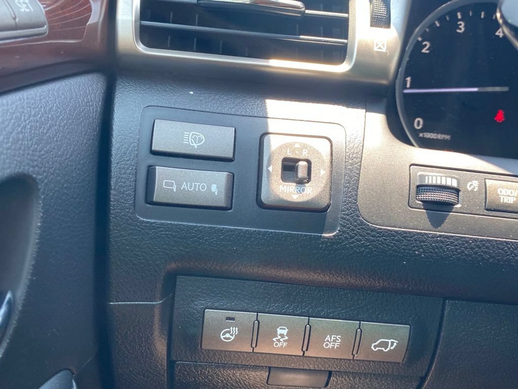 Used 2014 Lexus LX 570 4WD image 24