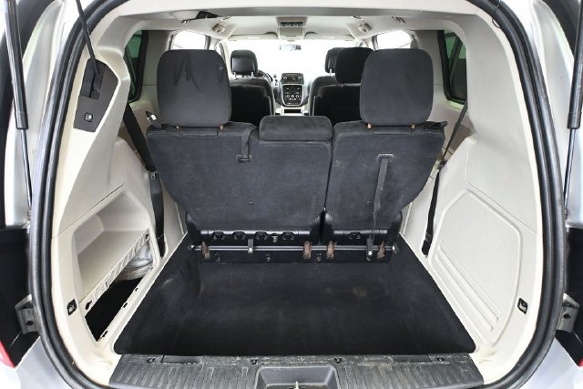 Used 2012 Dodge Grand Caravan SXT FWD image 30