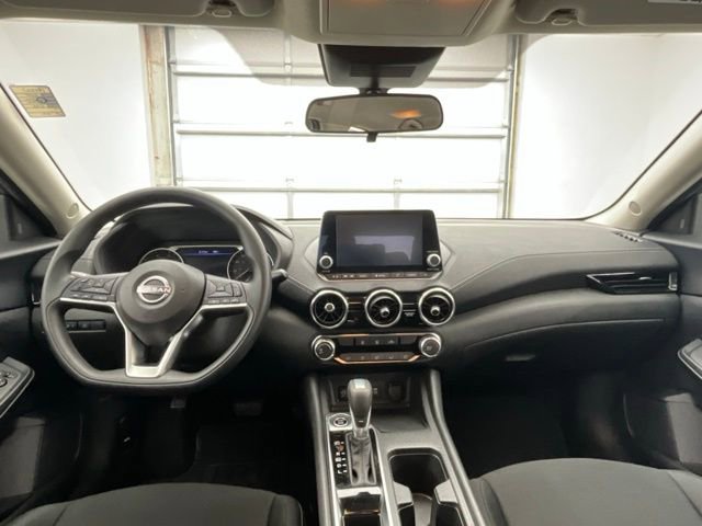 Used 2025 Nissan Sentra SV image 4