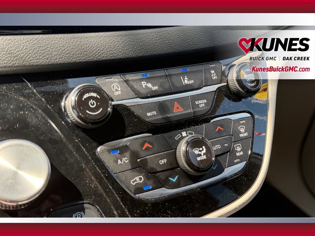 Used 2024 Chrysler Pacifica Touring-L FWD image 30