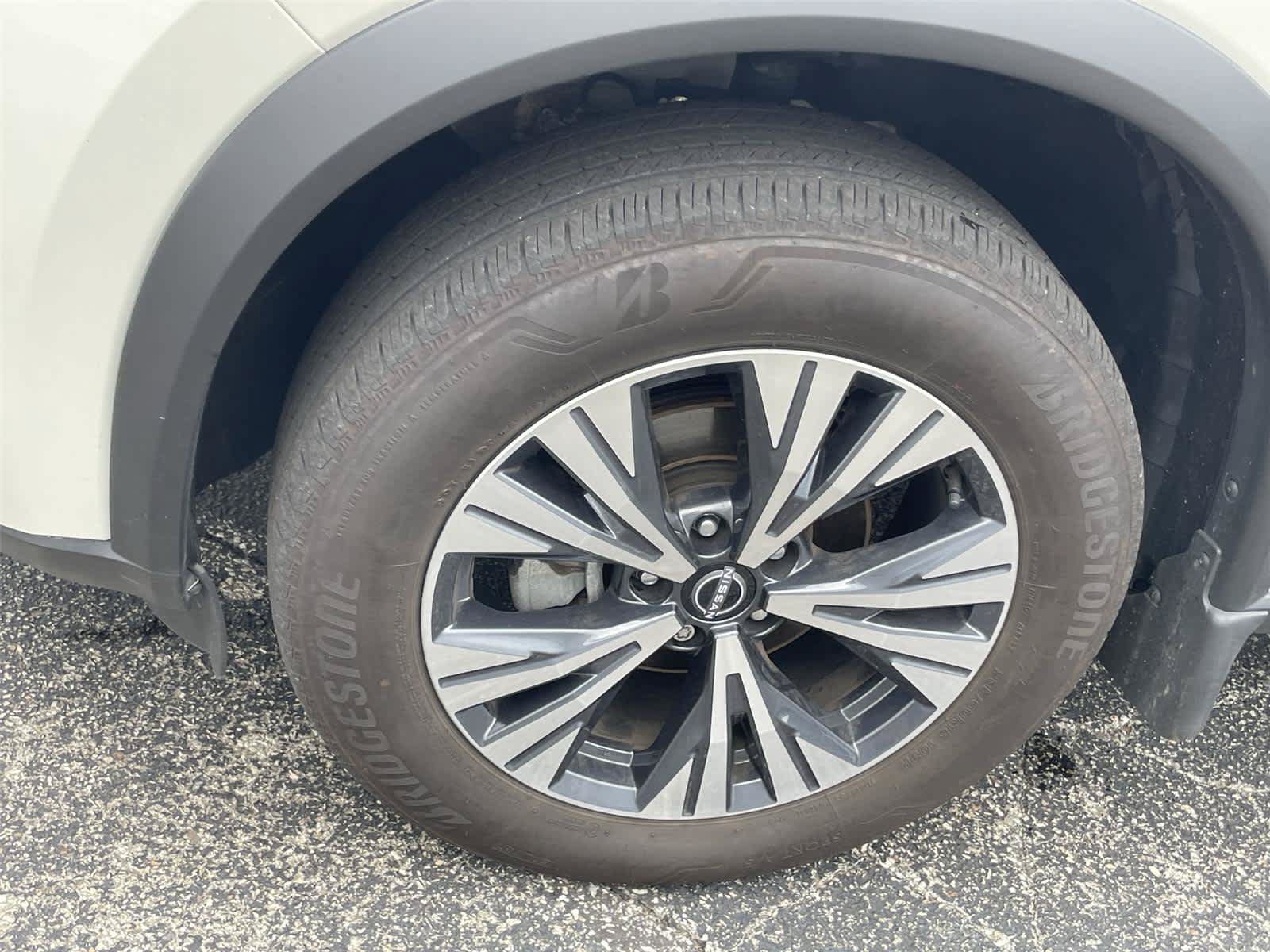 Used 2023 Nissan Rogue SV AWD/4WD image 11