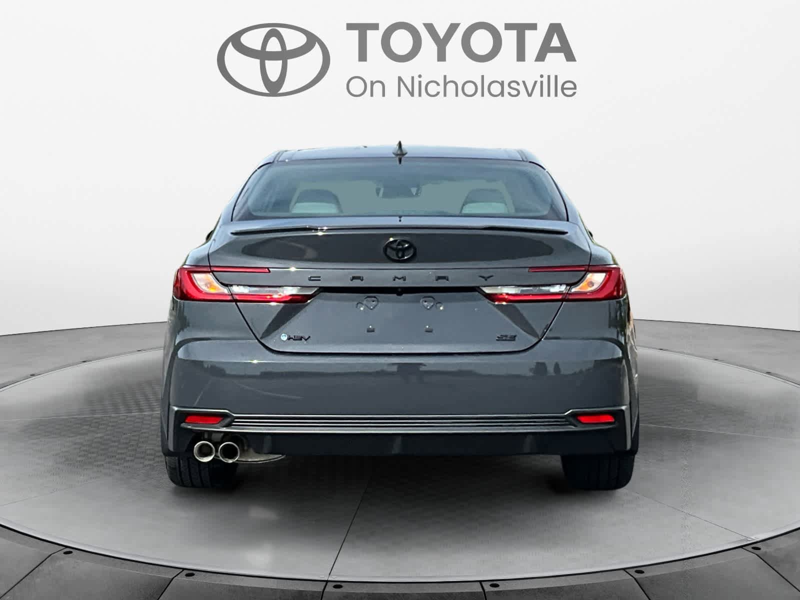 Used 2025 Toyota Camry SE w/ Convenience Package FWD image 5