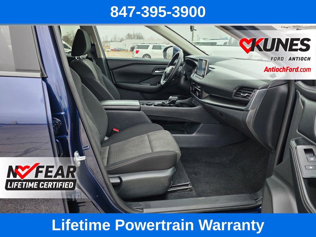 Used 2025 Nissan Rogue SV image 34