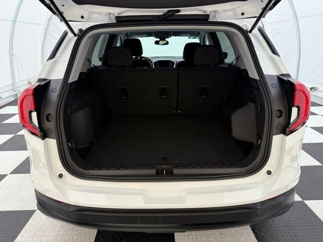 Used 2024 GMC Terrain SLE image 4