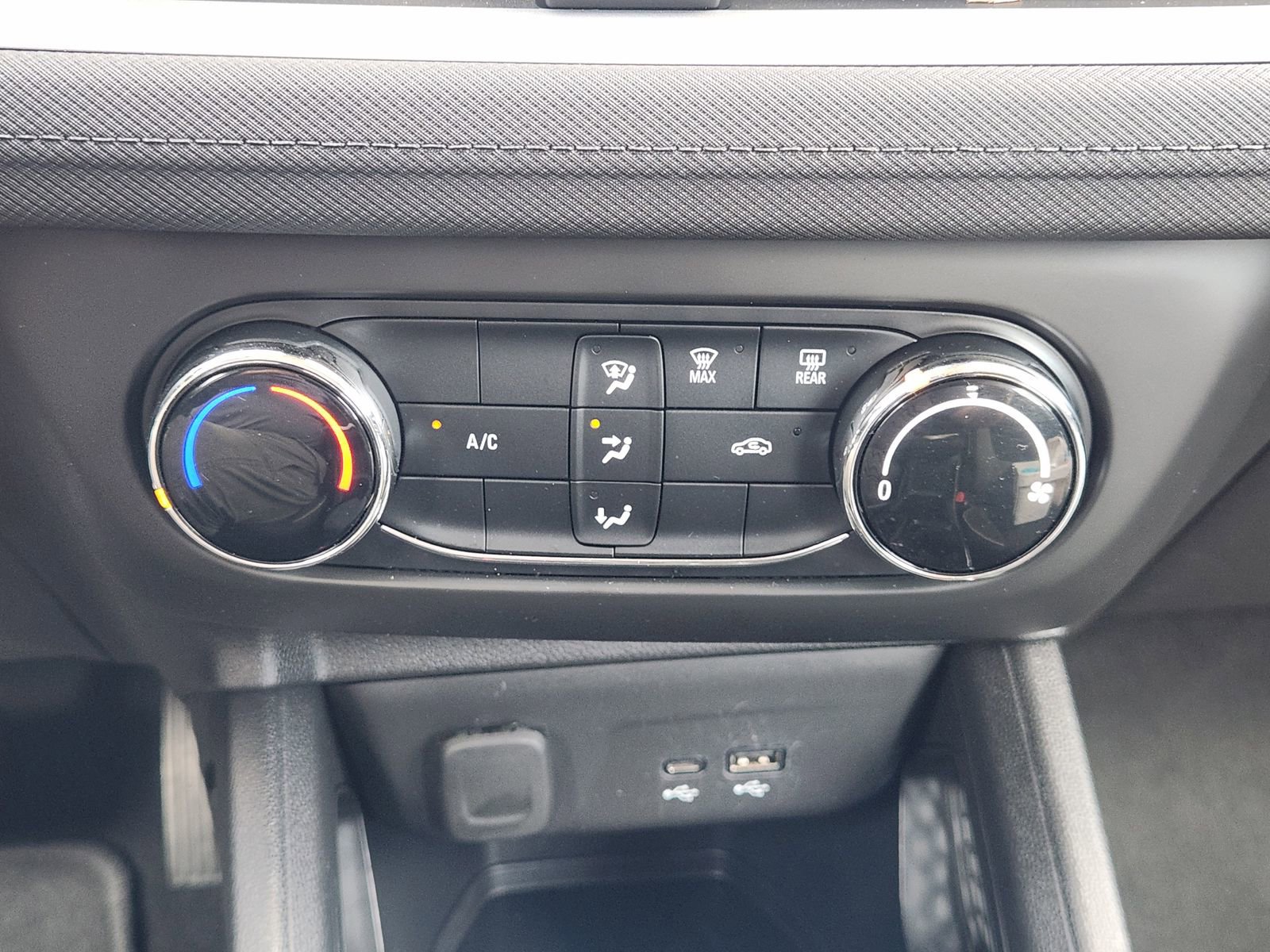 Used 2024 Chevrolet TrailBlazer LS image 19