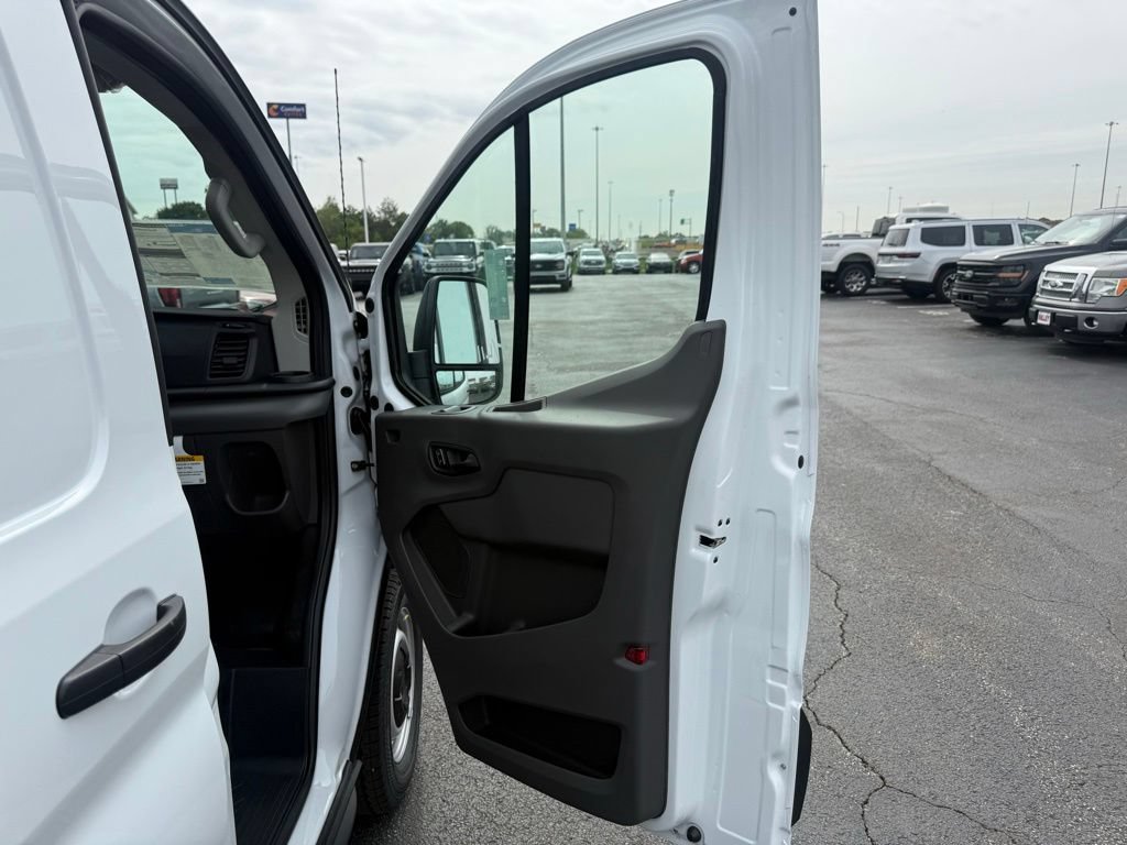 New 2026 Ford Transit 250 Low Roof w/ Load Area Protection Package RWD image 54