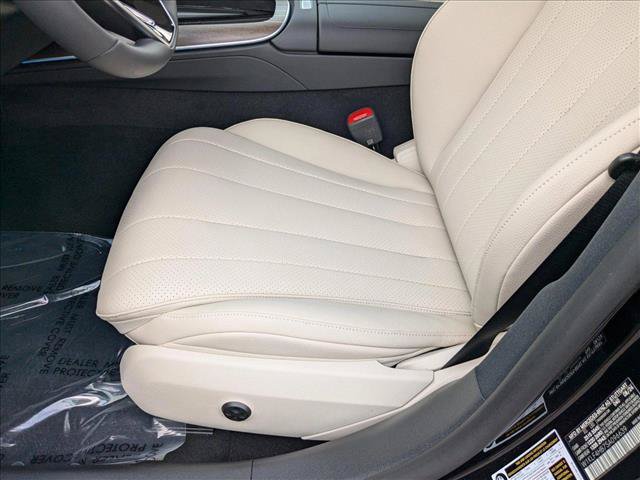 New 2025 Mercedes-Benz E 350 4MATIC Sedan image 4