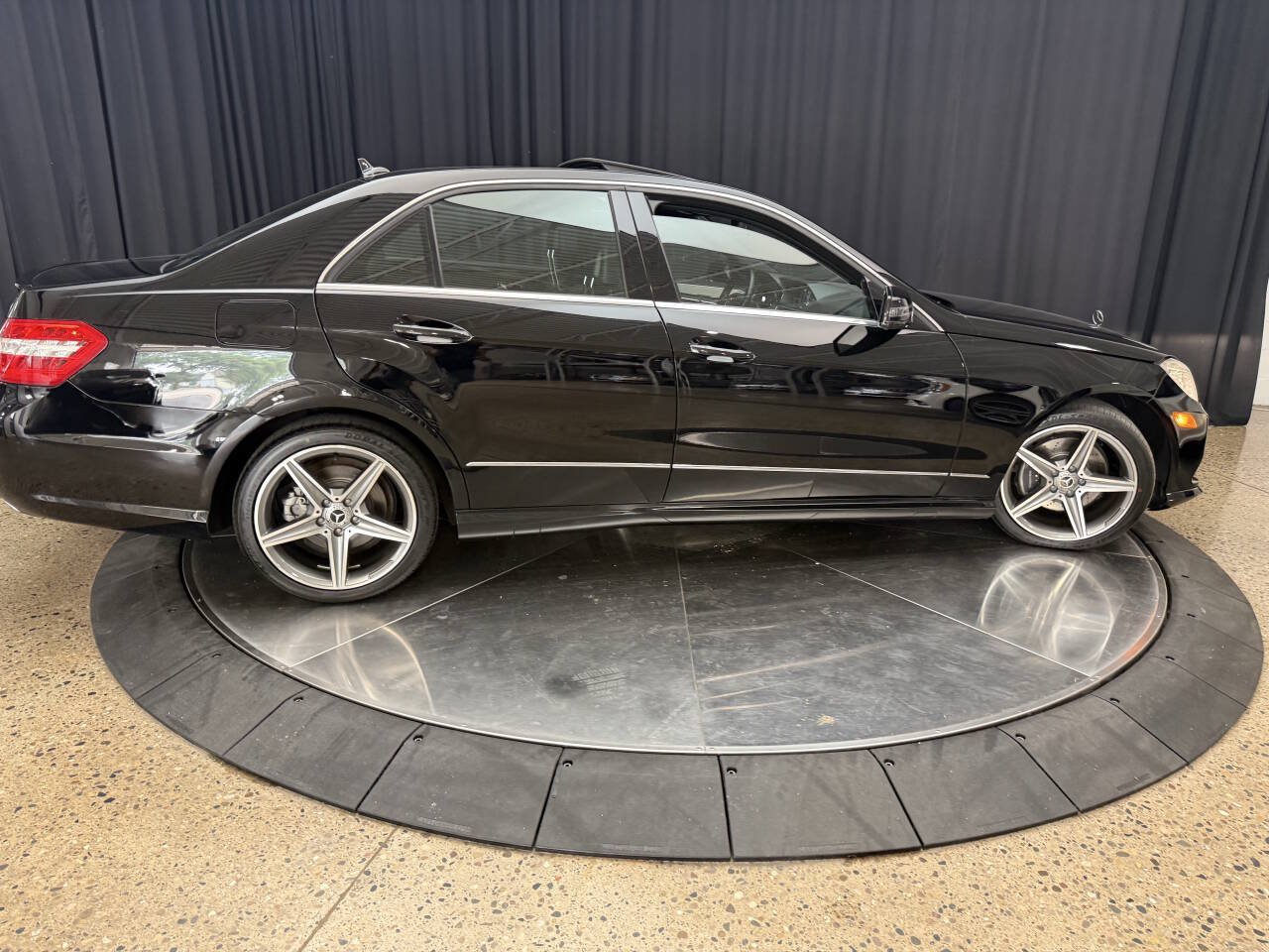 Used 2011 Mercedes-Benz E 350 4MATIC Sedan image 12