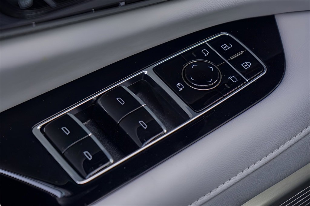 New 2026 Cadillac Optiq Sport 2 image 17