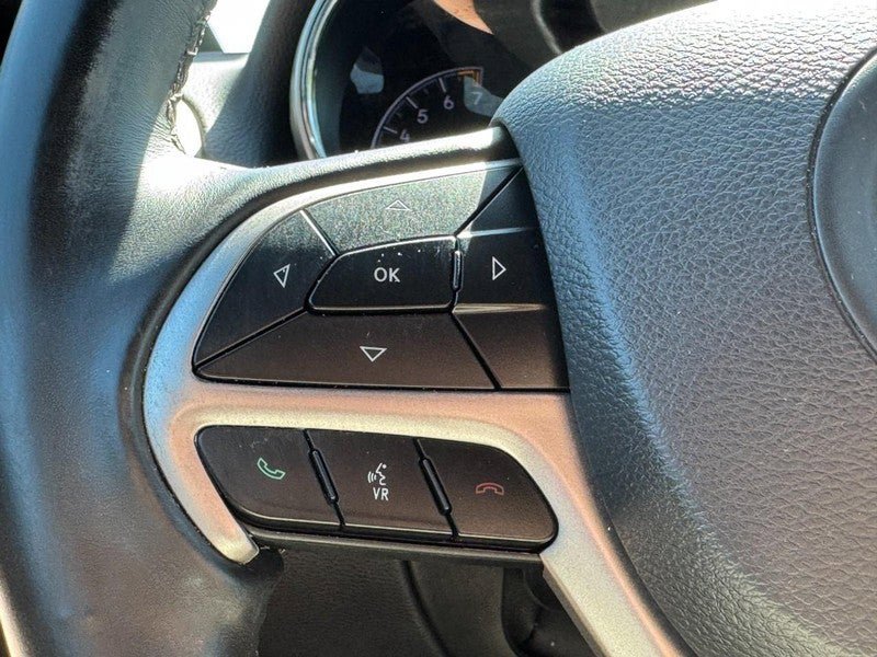 Used 2020 Jeep Grand Cherokee Laredo w/ Laredo X Package AWD/4WD image 19