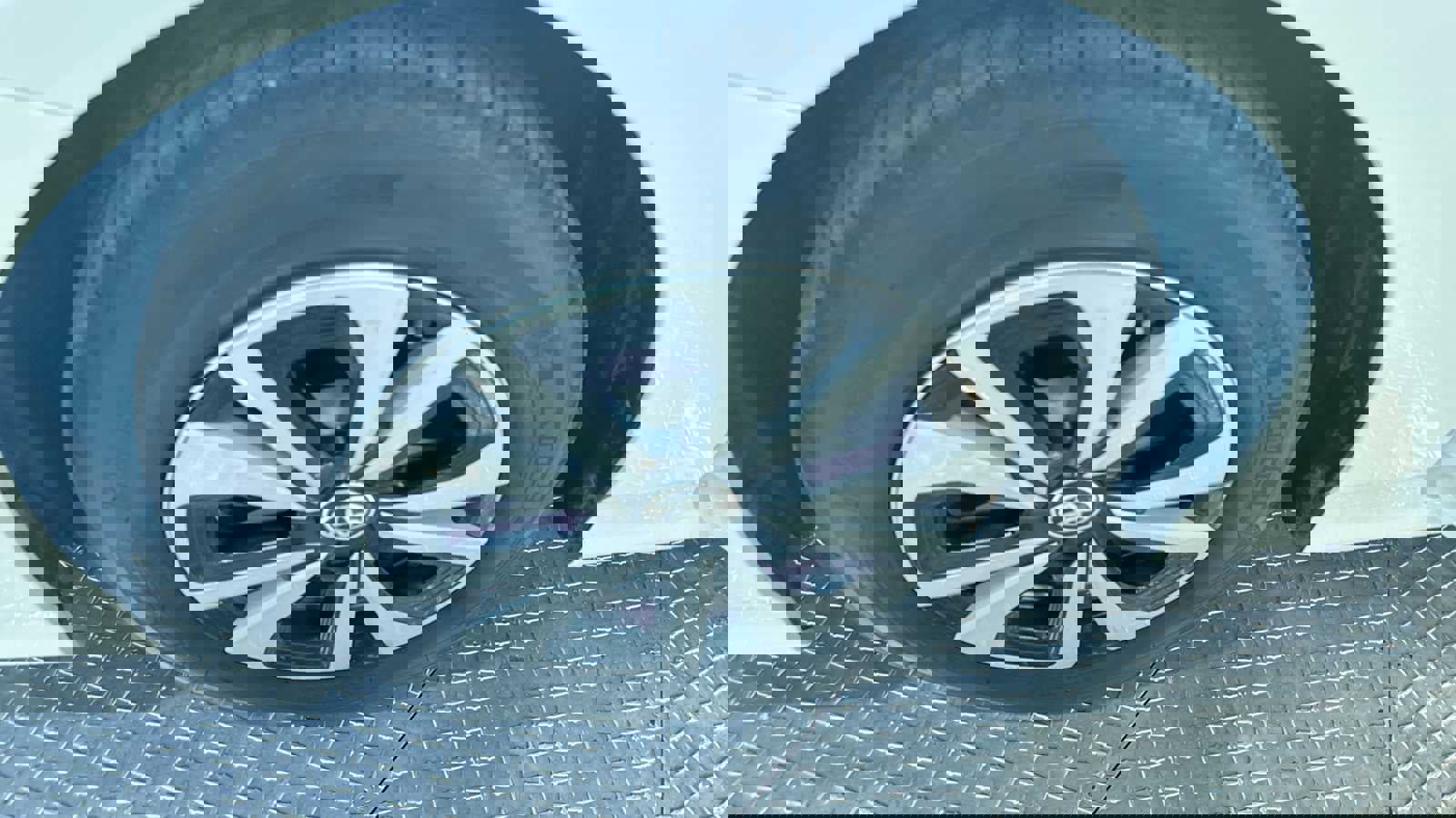 Used 2018 Toyota Prius Prime Premium image 10