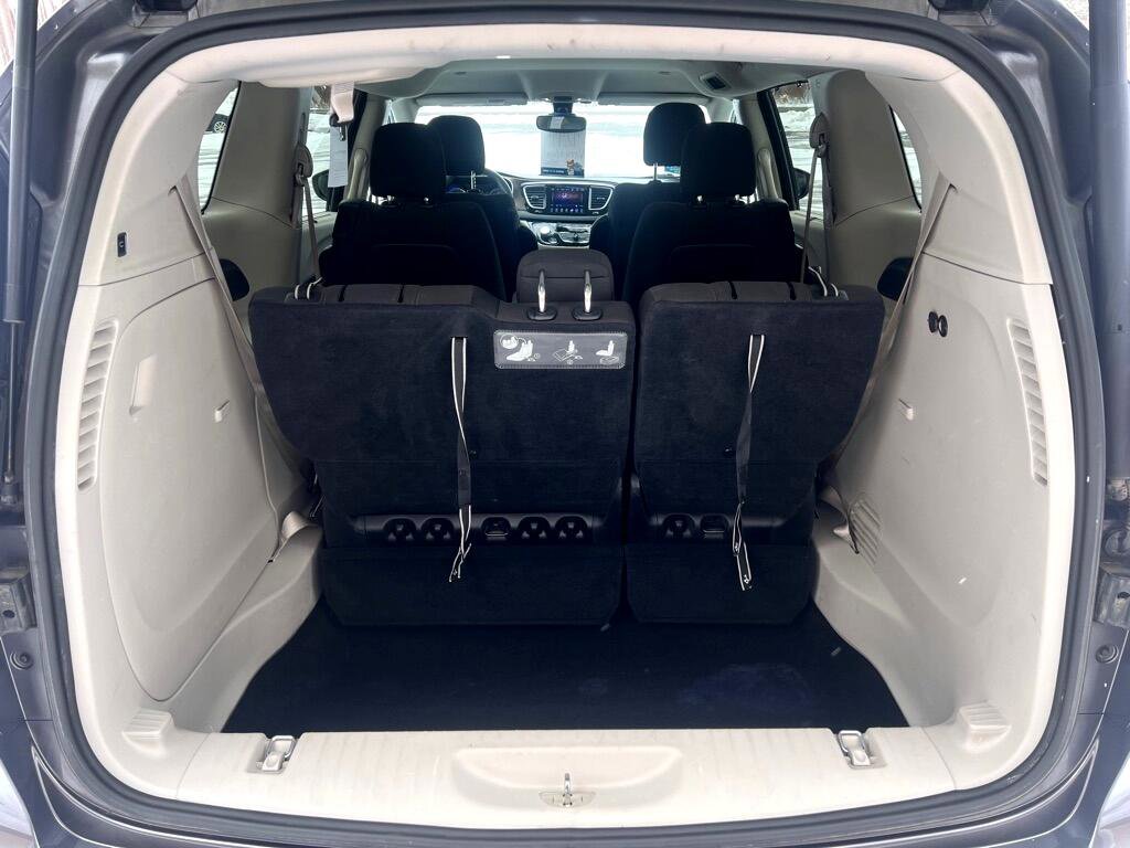 Used 2017 Chrysler Pacifica Touring Plus image 14