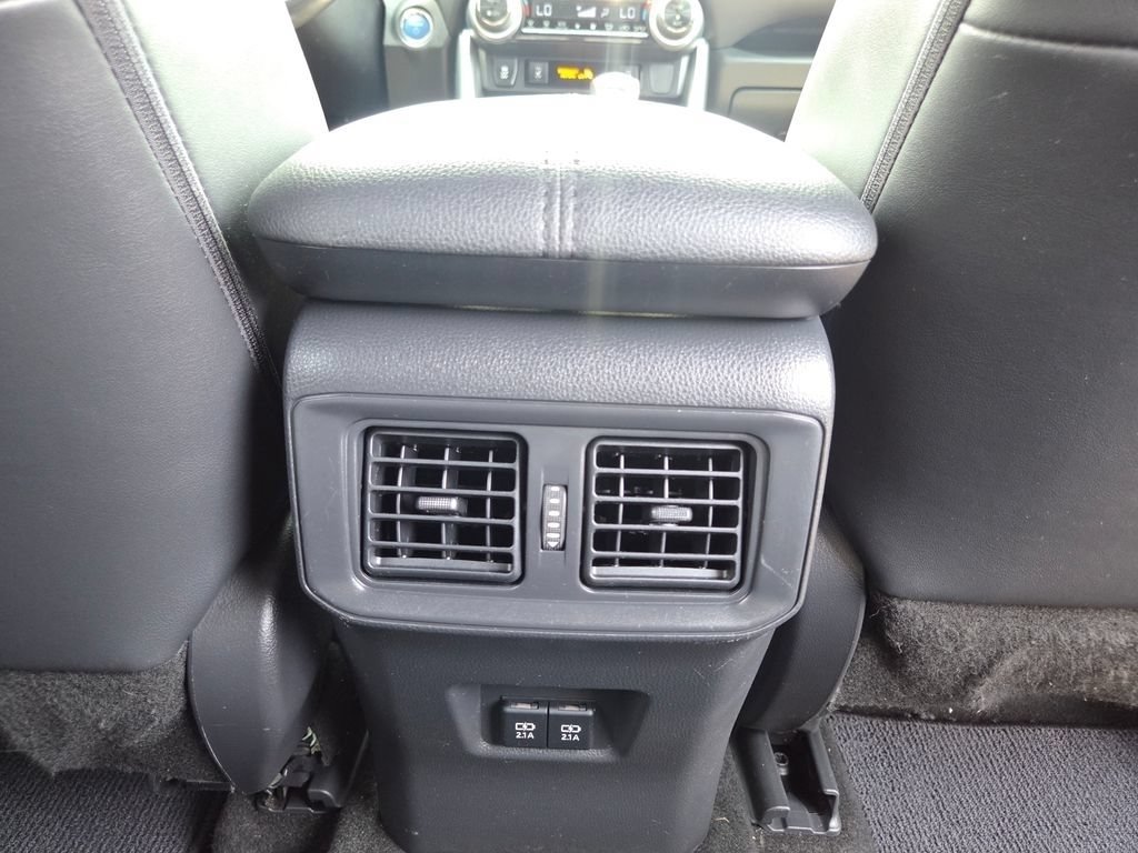 Used 2019 Toyota RAV4 XSE w/ Carpet Mat Package AWD/4WD image 32