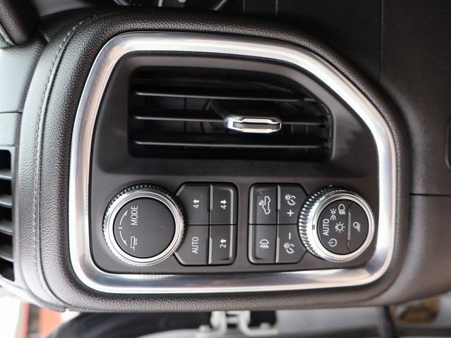 Used 2022 GMC Sierra 3500 Denali AWD/4WD image 44