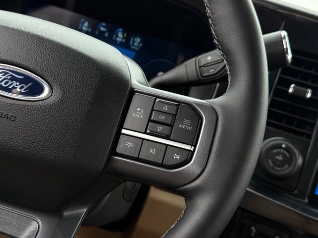 Used 2025 Ford F450 Lariat w/ Lariat Ultimate Package AWD/4WD image 12