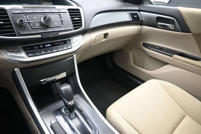 Used 2015 Honda Accord LX image 29