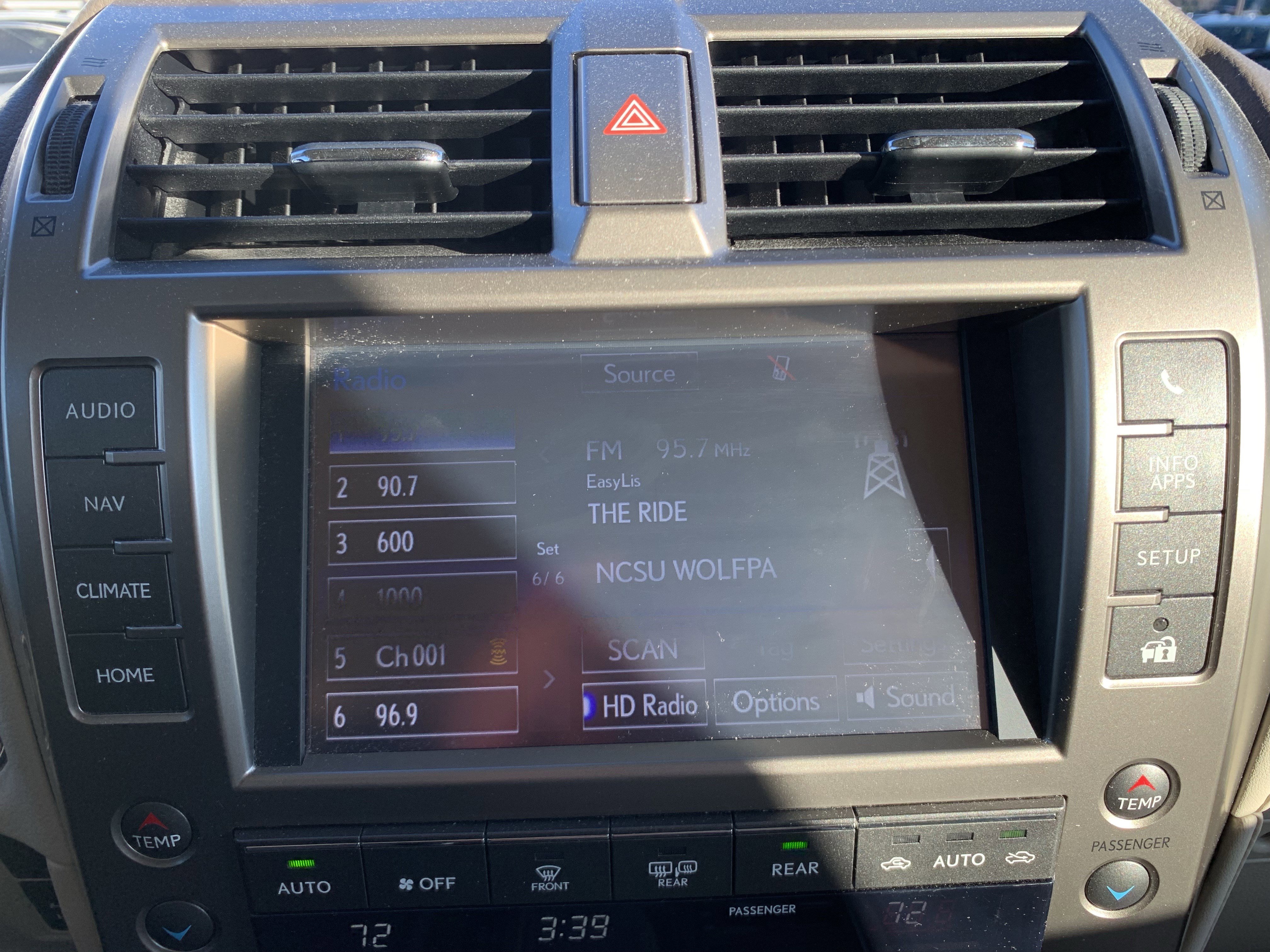 Used 2014 Lexus GX 460 image 23